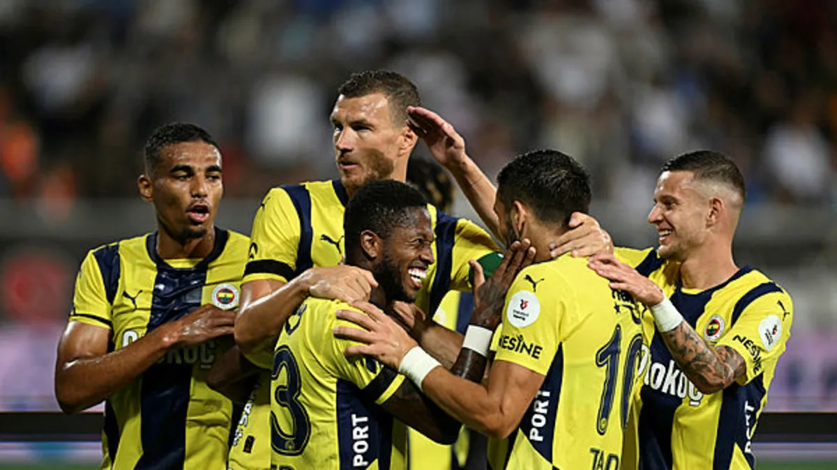 Fenerbahçe Çaykur Rizespor’u 5-0 mağlup etti! Fenerbahçe Çaykur Rizespor’u 5-0 mağlup etti!