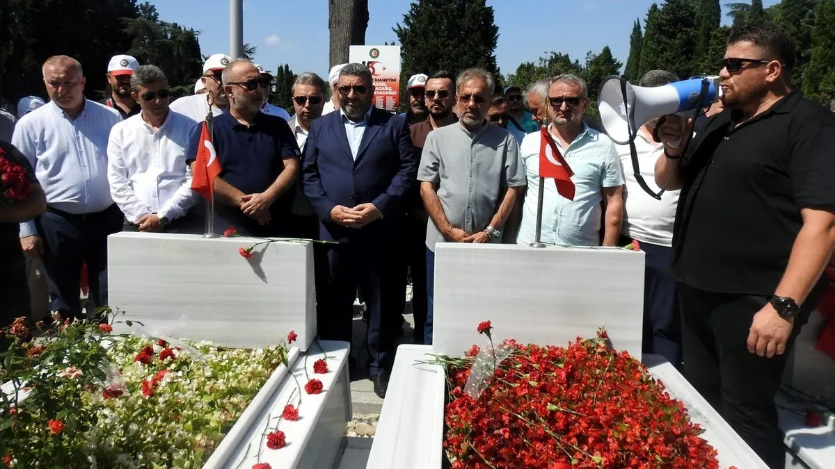 HAK-İŞ, 15 Temmuz şehitlerini dualarla andı