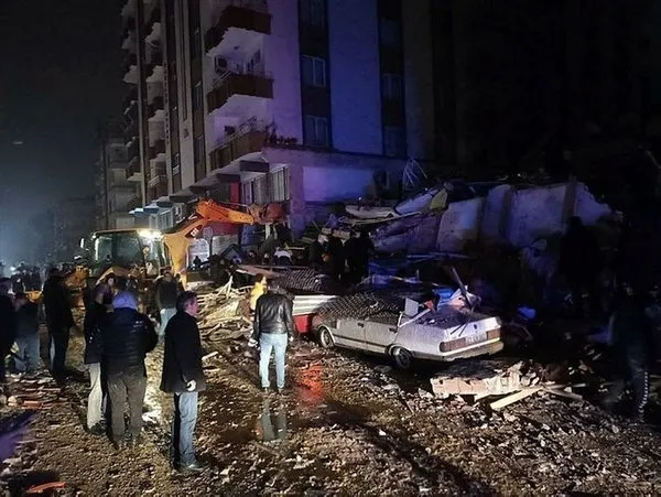 Depremden birkaç saat önce ’kader’ vurgusu yaptı... Umut Akyürek kızı Melek Bal ile Adana’da depreme yakalandı!