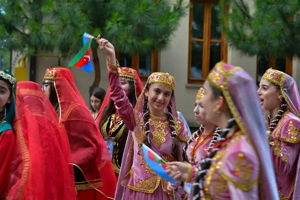34-uluslararasi-akcaabat-muzik-ve-halk-oyunlari-festivali-tum-coskusuyla-devam-ediyor-1784383768723.jpg