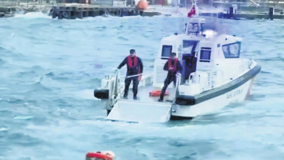 Fırtınada denize girdi canından oldu