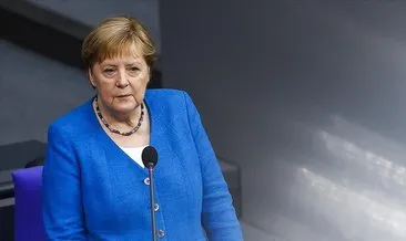 Merkel, CDU’ya sırtını döndü