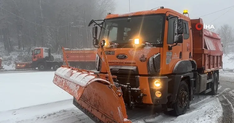 Bolu Dağı beyaza büründü: Kar kalınlığı 10 santimetreye ulaştı