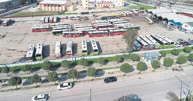 Adana Büyükşehir Belediyesi işçilerin maaşını ödemiyor