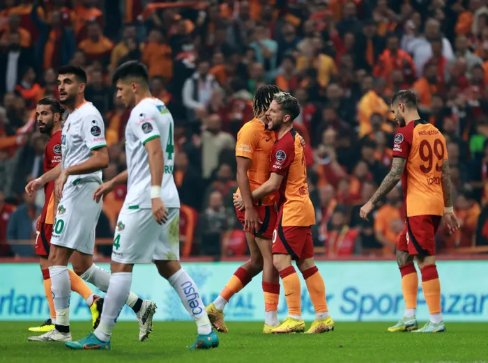 son-dakika-galatasaray-haberi-erden-timurdan-zehir-zemberek-sozler-ali-palabiyik-operasyon-icin-gonderilmis-1666557420407.jpg