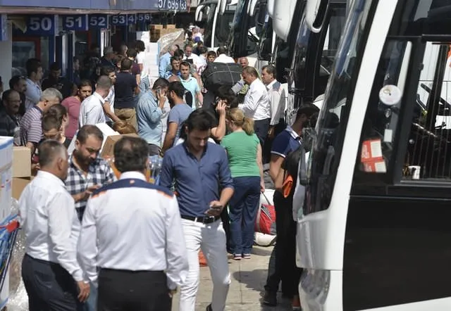 Tatil dönüş yoğunluğu havadan görüntülendi