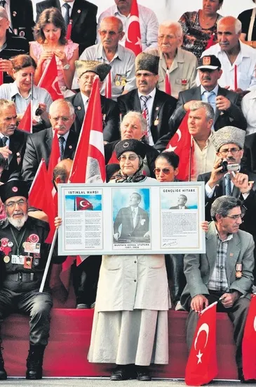 sanli-mucadelenin-104uncu-yili-buyuk-zafer-coskusu-1787948884749.jpeg