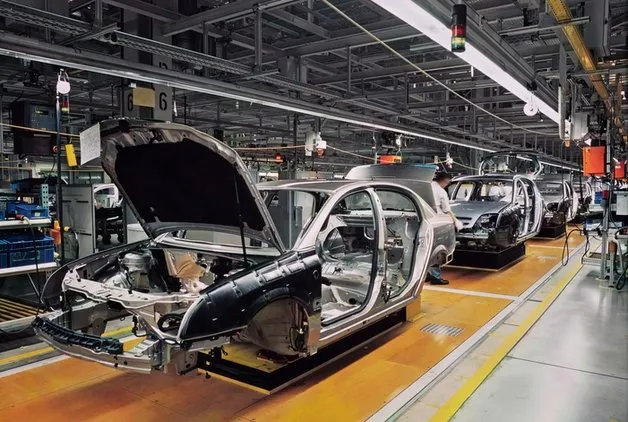 ÜÇ OTOMOTİV DEVİ DAHA ÜRETİMİ DURDURDU!