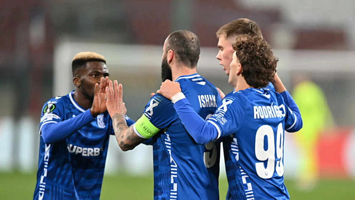 Polonya futbolu ligin bitimine 6 hafta kala kördüğüm Polonya futbolu ligin bitimine 6 hafta kala kördüğüm