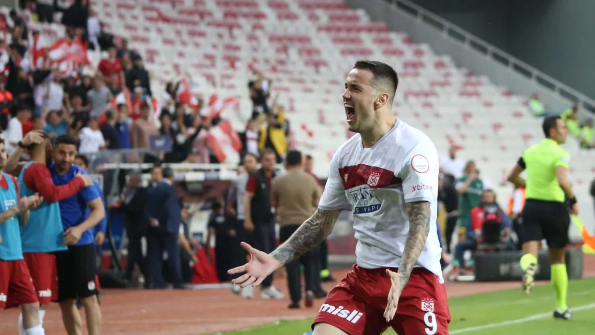 Sivasspor'da Rey Manaj sürprizi!