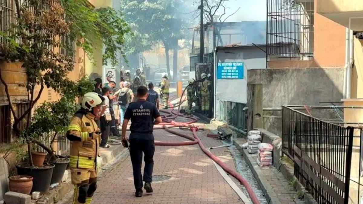 İş yerinin deposunda çıkan yangın kontrol altına alındı İş yerinin deposunda çıkan yangın kontrol altına alındı