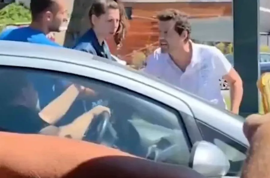 Oyuncu İlker Aksum trafikte kavga etmişti! Kendini böyle savundu...