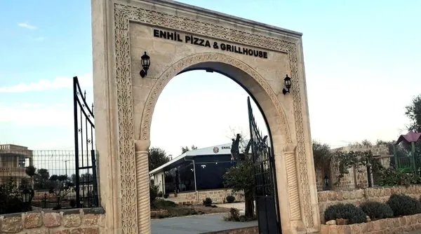 avrupadan-donus-yapan-suryaniler-pizzayi-da-koylerine-getirdiler-1732793564433.jpeg