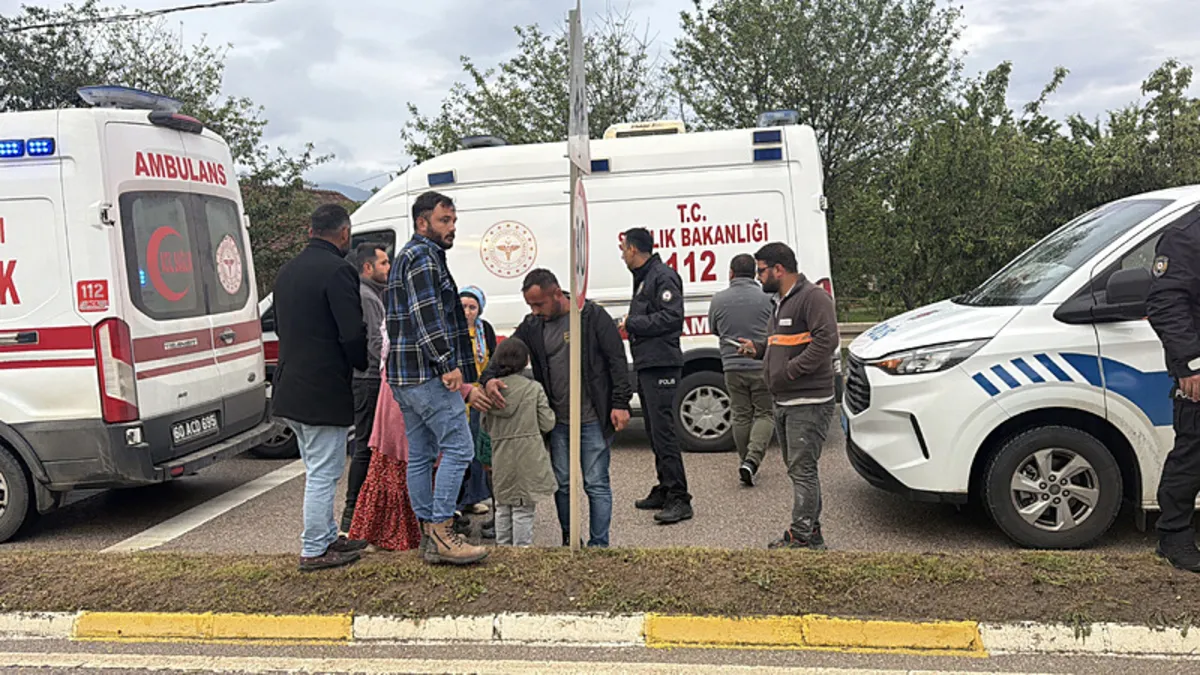 Tokat’ta iki minibüs çarpıştı: 10 kişi yaralandı! Tokat’ta iki minibüs çarpıştı: 10 kişi yaralandı!