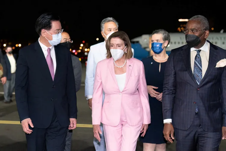 Dünyanın gözü o noktada! ABD'den Çin'i daha da kızdıracak hamle; Pelosi'nin Tayvan ziyareti kriz çıkardı