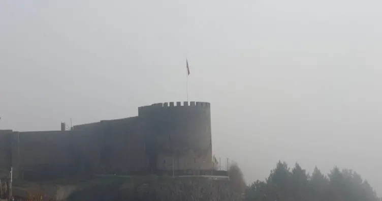Diyarbakır’da uçak seferlerine sis engeli