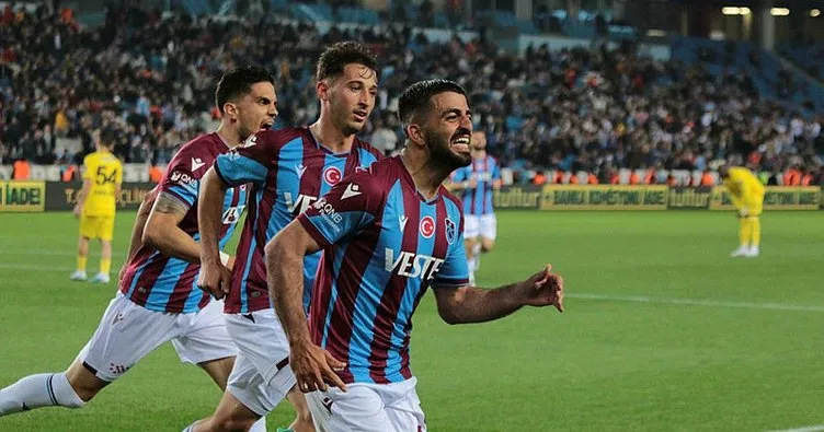 Son dakika haberi: Trabzonspor 3 puanı 2 golle aldı! Umut Bozok coştu Fırtına kazandı...