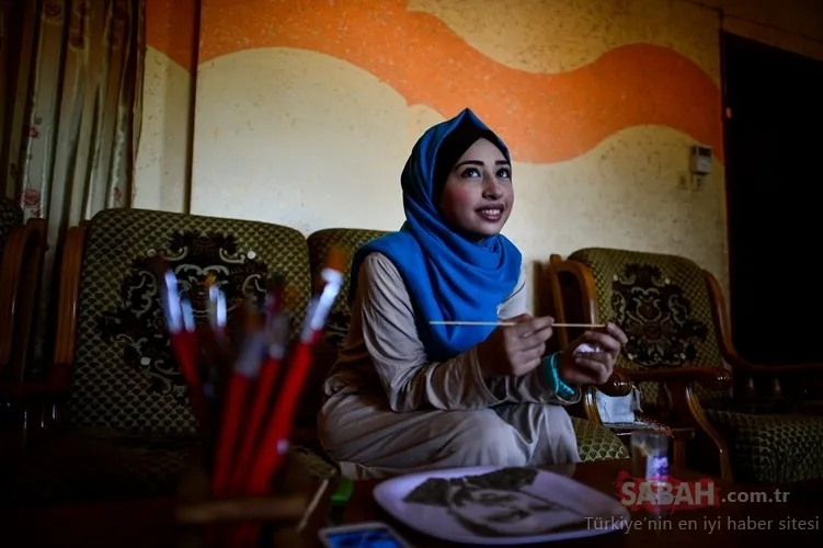 Filistinli ressam, seçim zaferinin ardından bakın ne yaptı?