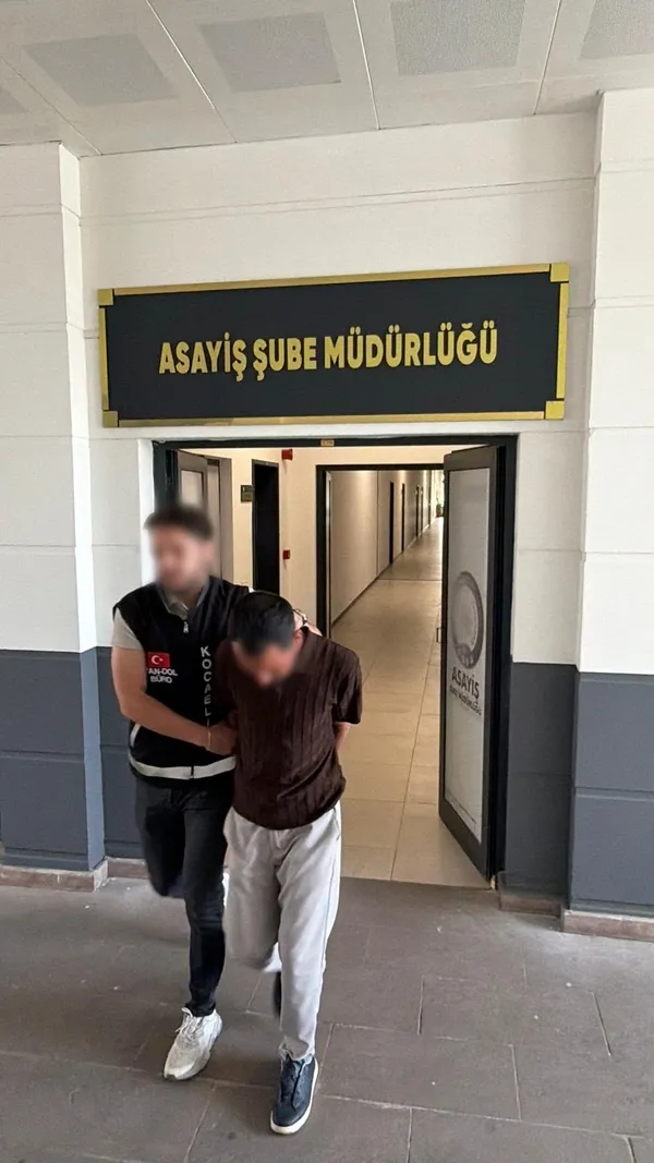 kocaelide-akilalmaz-vurgun-yarim-kilo-altin-ve-170-bin-tlyi-boyle-kaptirdi-1781276933513.jpg
