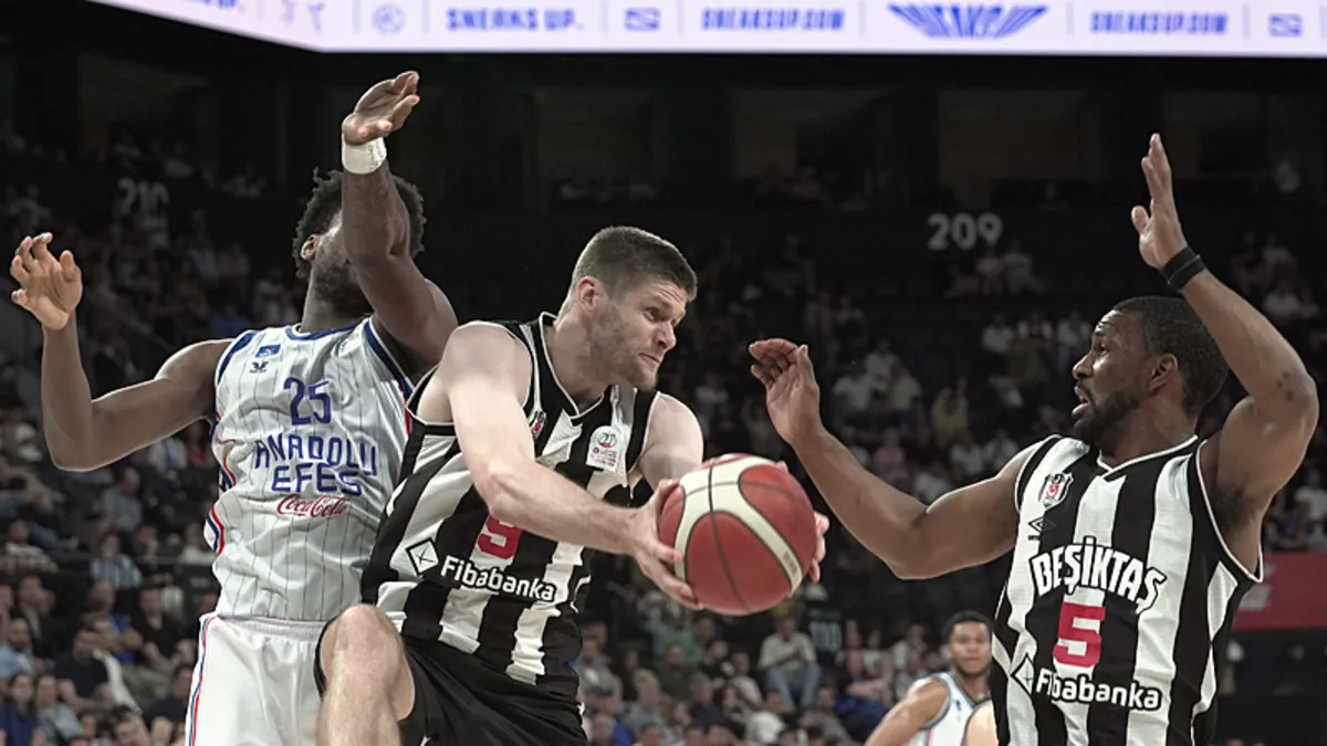 Beşiktaş, Anadolu Efes’i yendi ve seride durumu eşitledi Beşiktaş, Anadolu Efes’i yendi ve seride durumu eşitledi