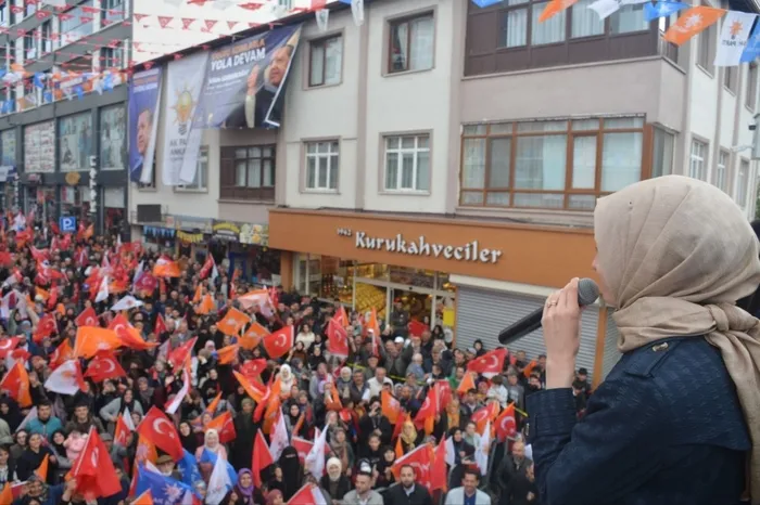 AK Parti'nin genç milletvekili adayı Zehranur Aydemir: Hedefimiz Türkiye Yüzyılı'nın Gençliğin Yüzyılı olması