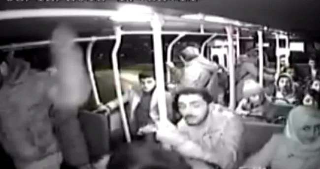 Devrilen otobüste yaşanan panik kameraya yansıdı