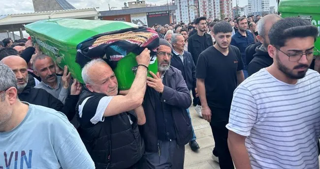 Katledilen Melisa ve Umutcan’a gözyaşlarıyla veda