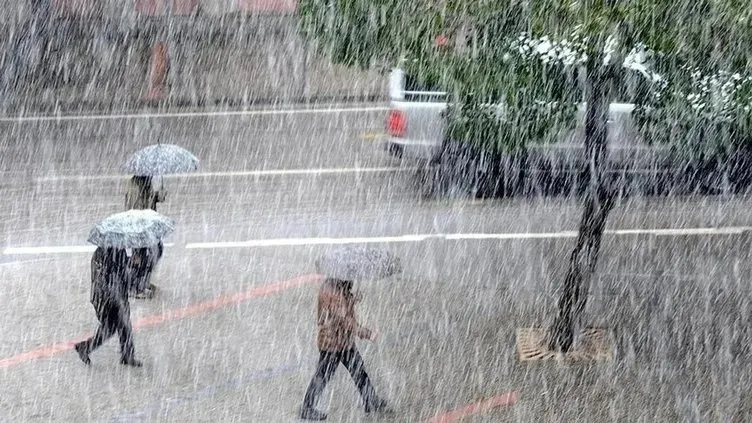 YARIN OKULLAR TATİL Mİ SON DAKİKA? Meteoroloji’den sarı kod uyarısı! 18 Aralık Pazartesi okullar tatil mi, ders var mı, Valilik açıklaması geldi mi?