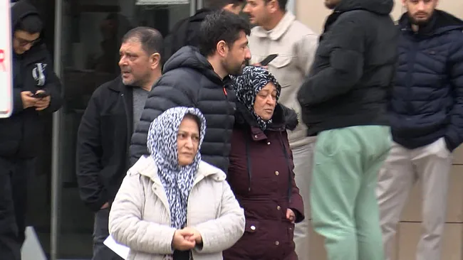 istanbul-avcilarda-aile-vahseti-cenazeler-adli-tip-kurumundan-alindi-yakinlari-yikildi-1741078087969.jpeg