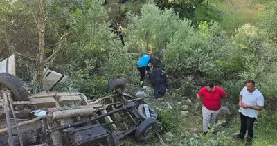 Pikap uçuruma yuvarlandı! 3 ölü