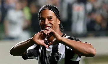 Ronaldinho’yu eski kulüpleri de unutmadı