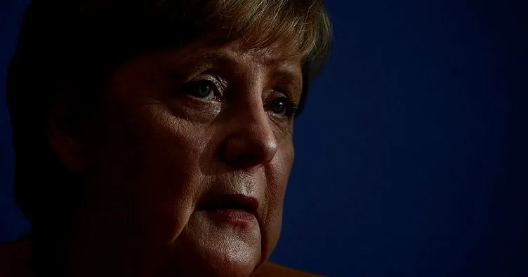 Merkel Almanları uyardı: “Kurallara uymayanları virüs cezalandırır”