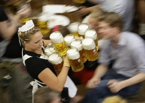 Bira su gibi aktı