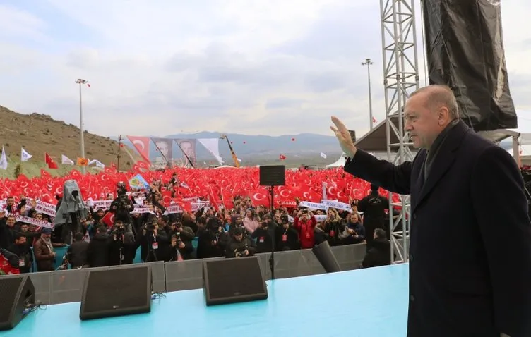 Son dakika! İzmir Ege Otoyolu projesi böyle açıldı! Açılıştan dakikalar önce dikkat çeken detay...