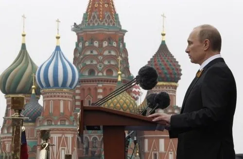 Törende Putin’den gövde gösterisi