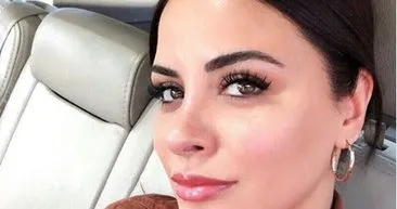 Şarkıcı Zara annesini paylaştı gören hayran kaldı! İşte Zara'nın 'mavişim' diye sevdiği güzeller güzeli annesi...