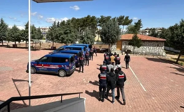 SON DAKİKA… Ağabeyden öz kardeşe 60 kurşunlu pusu! Sosyal medyadaki tehdit mesajları kan dondurdu: Mahşere bırakmam!
