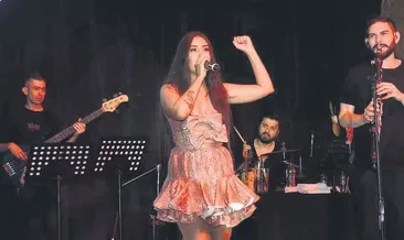 Sahneye provasız çıktı