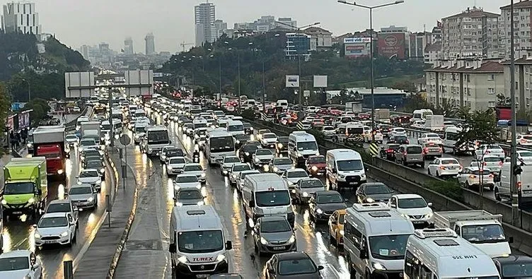 Son dakika haberleri: İstanbul’da trafik durma noktasına geldi!