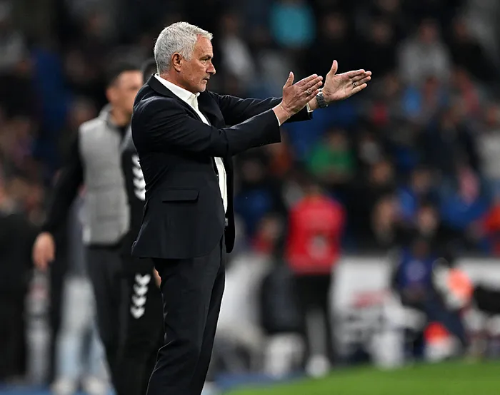 jose-mourinhodan-mac-sonu-hakem-tepkisi-konusursam-1746820251822.jpeg