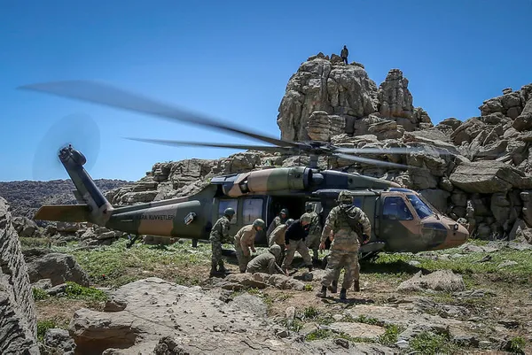 Terör örgütü PKK’nın elebaşı Murat Karayılan saklandığı delikten itiraf etti: Karşımızda ‘Nereye gidersem orayı alırım’ diyen bir devlet var