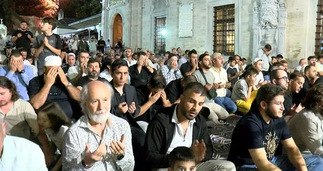 Mevlit Kandili’nde vatandaşlar camilere akın etti Mevlit Kandili’nde vatandaşlar camilere akın etti