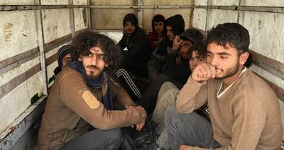 Dur ihtarına uymayan araçtan 53 göçmen çıktı