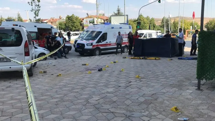 Ambulanstaki yaralıyı, tekrar vurup öldürdüler! Gözü dönmüş saldırganlar sağlık ekiplerinin gözü önünde dehşet saçtı