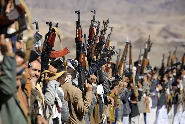 yemende-korkunc-patlama-akaryakit-istasyonu-alev-aldi-1736674862657.jpeg