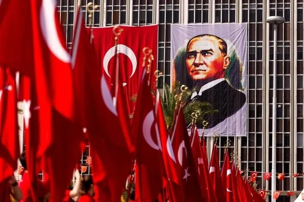 10 Kasım mesajları ve Atatürk’ü Anma Günü sözleri yayında! Atatürk sözleri ve fotoğrafları ile 10 Kasım mesajları ve sözleri derlendi