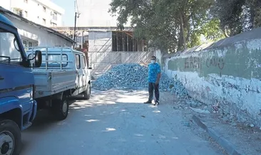 Buca’da mahalleli yolunu geri istiyor