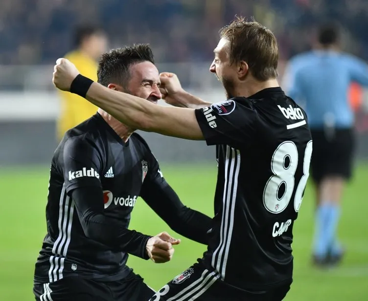 Beşiktaş’ta Caner Erkin ve Gökhan Gönül için karar verildi
