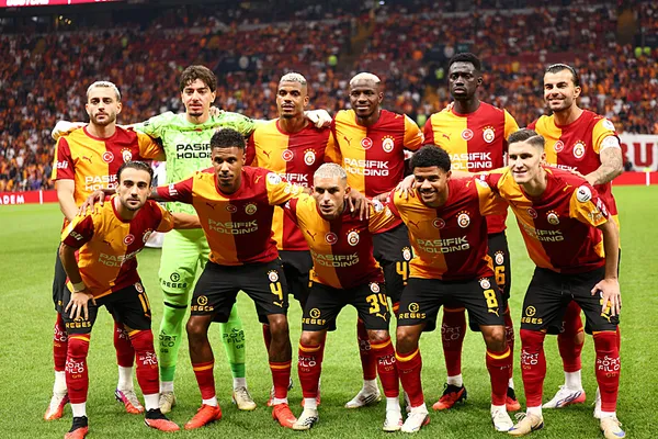 canli-super-ligde-galatasaray-goztepe-maci-bir-gol-daha-geldi-1788030581909.jpeg