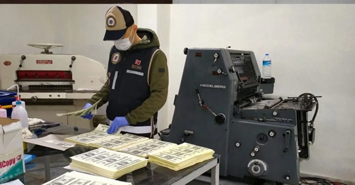 Kocaeli'de matbaada 1 milyon 352 bin sahte dolar bastılar
